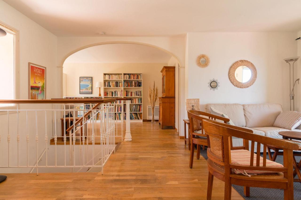 Villa Vue Mer Presqu'Ile De Giens Avec Piscine 耶尔 外观 照片