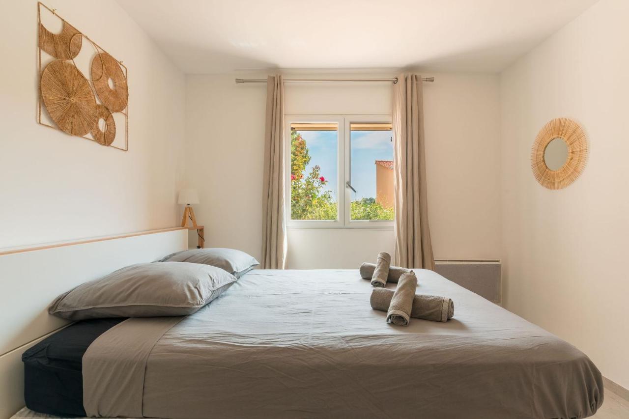 Villa Vue Mer Presqu'Ile De Giens Avec Piscine 耶尔 外观 照片